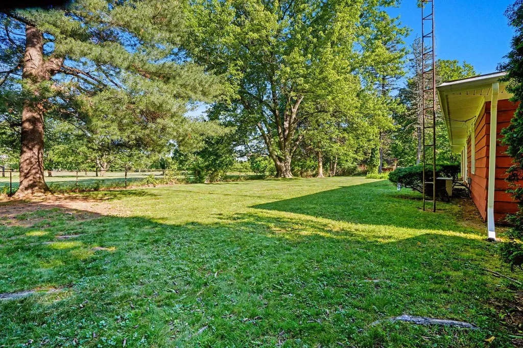 16172 Brookwood Drive Buchanan Township MI 49107