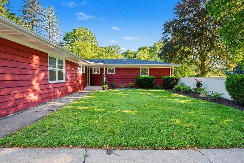 16172 Brookwood Drive Buchanan Township MI 49107