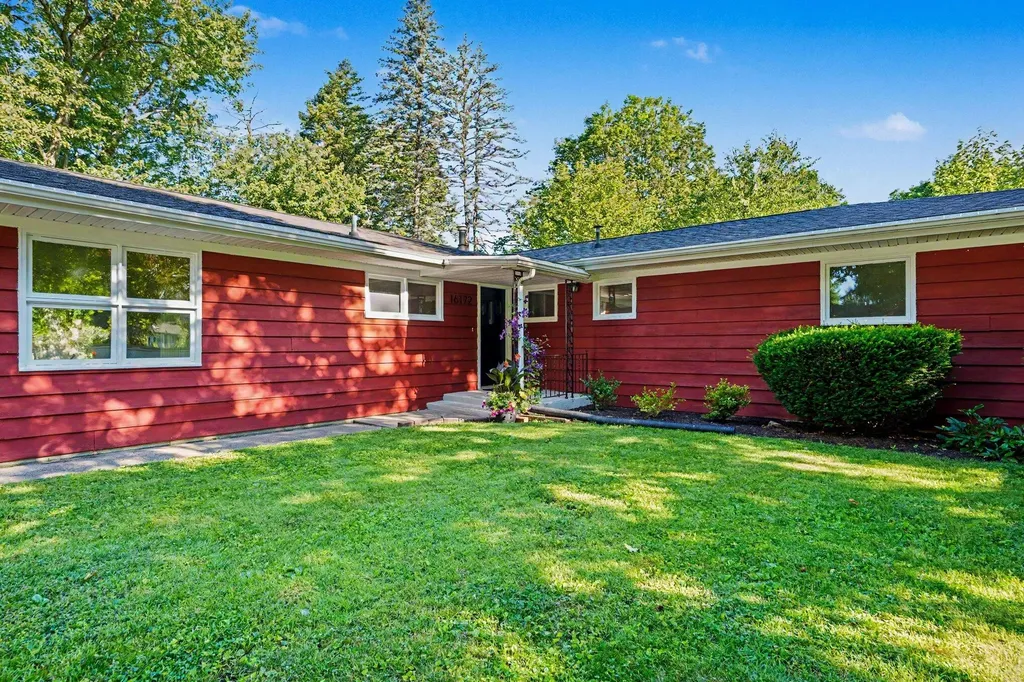 16172 Brookwood Drive Buchanan Township MI 49107