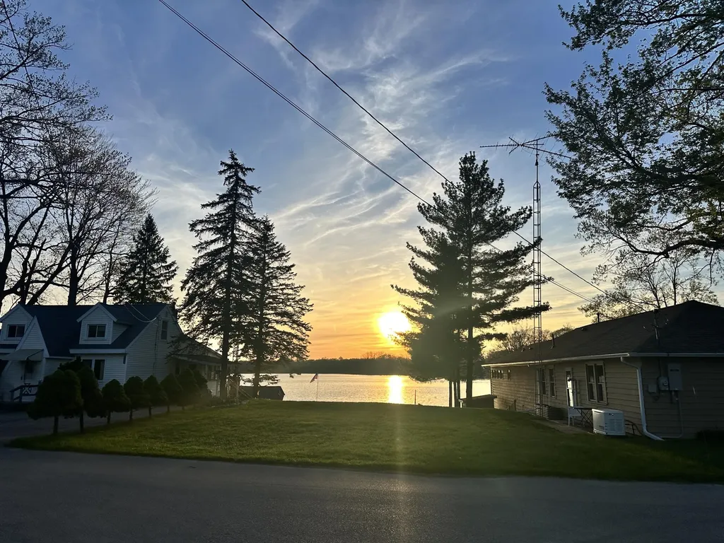 50330 Eastside Drive Silver Creek Township MI 49047