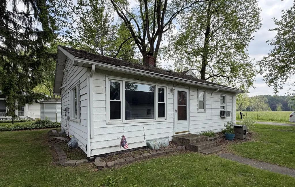 50330 Eastside Drive Silver Creek Township MI 49047