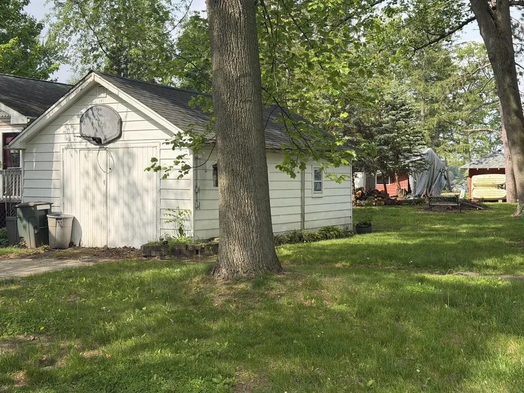 50330 Eastside Drive Silver Creek Township MI 49047