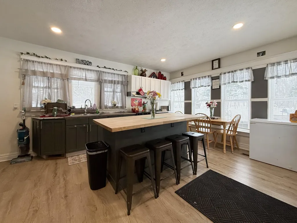 64374 Mullen Road Jefferson Township MI 49031