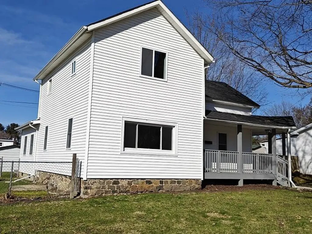 6627 E Berrien Street Eau Claire Village MI 49111