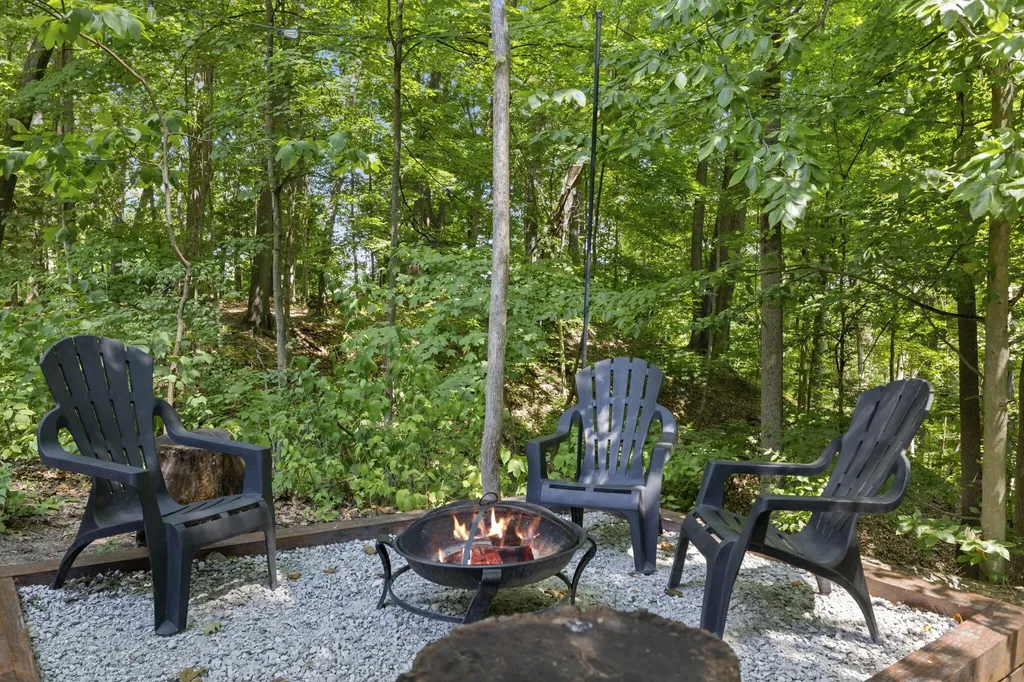 14823 N Main Street Buchanan Township MI 49107
