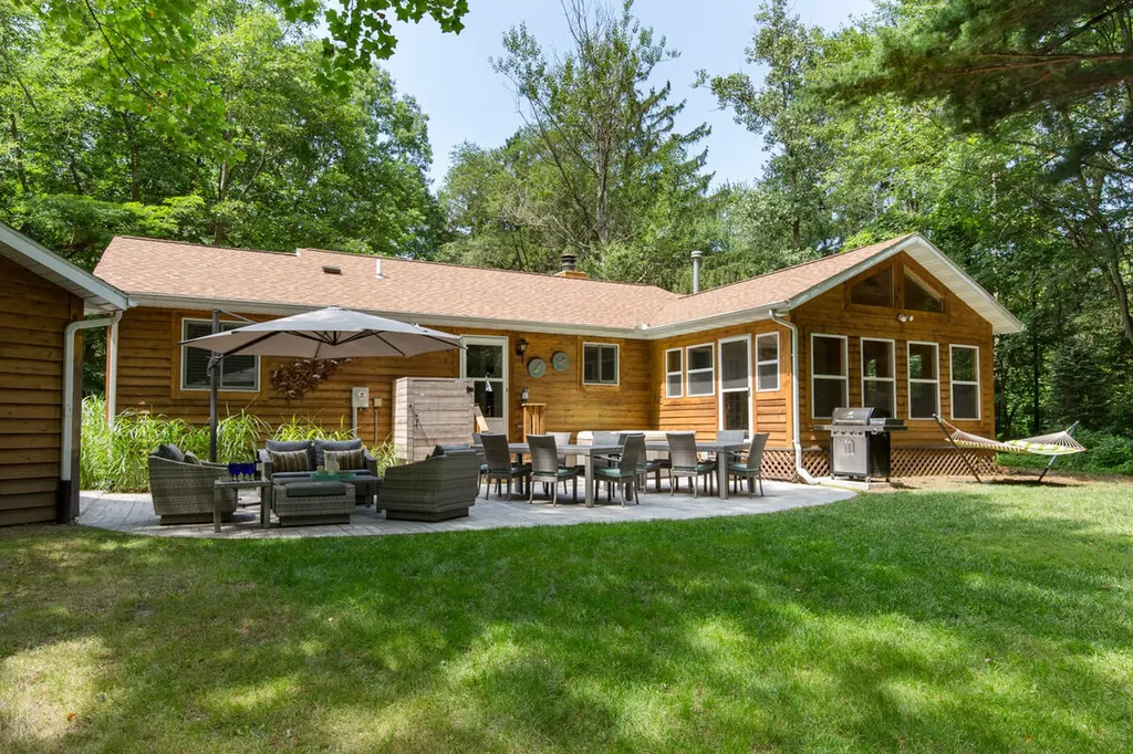6490 E Chikaming Chikaming Township MI 49125