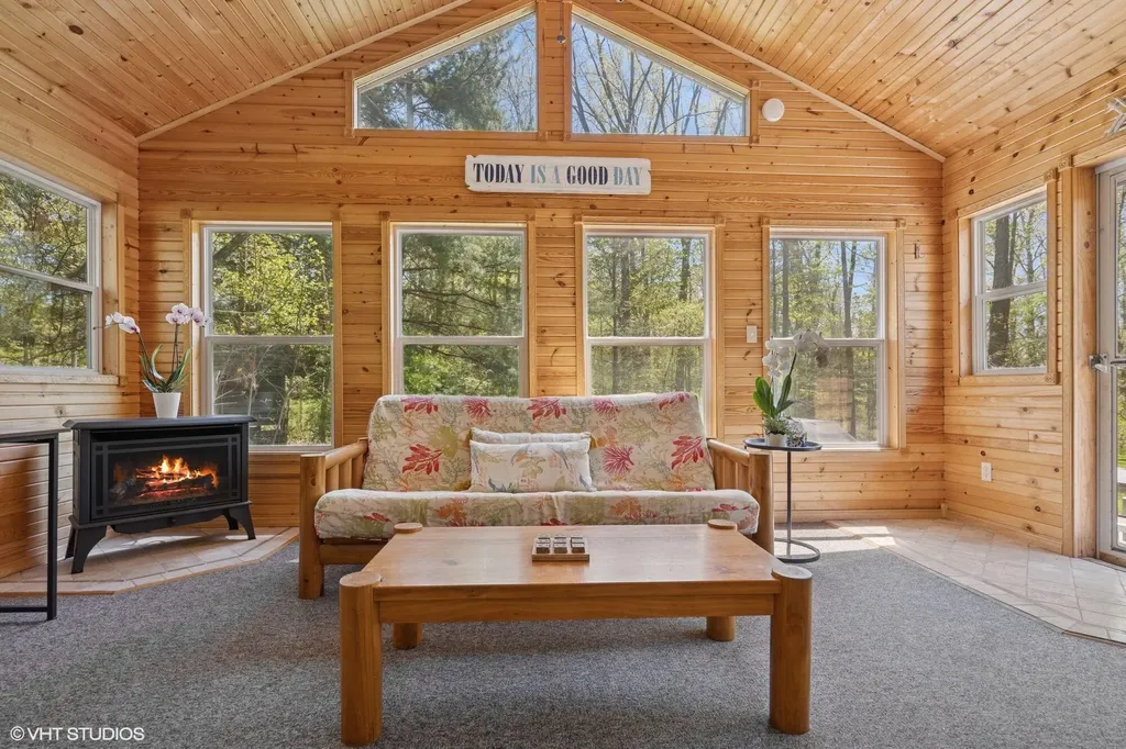 6490 E Chikaming Chikaming Township MI 49125