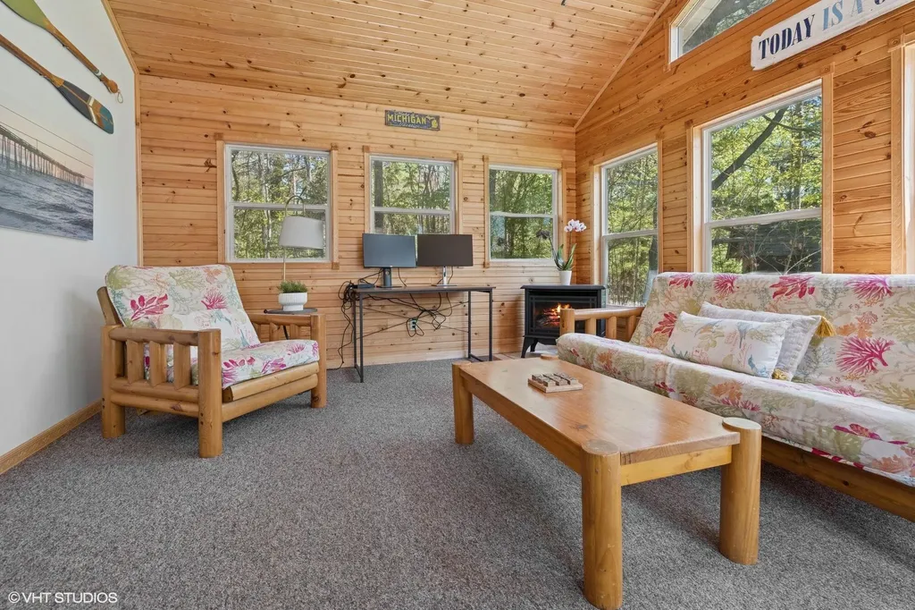 6490 E Chikaming Chikaming Township MI 49125