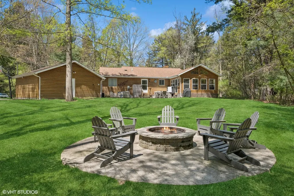 6490 E Chikaming Chikaming Township MI 49125