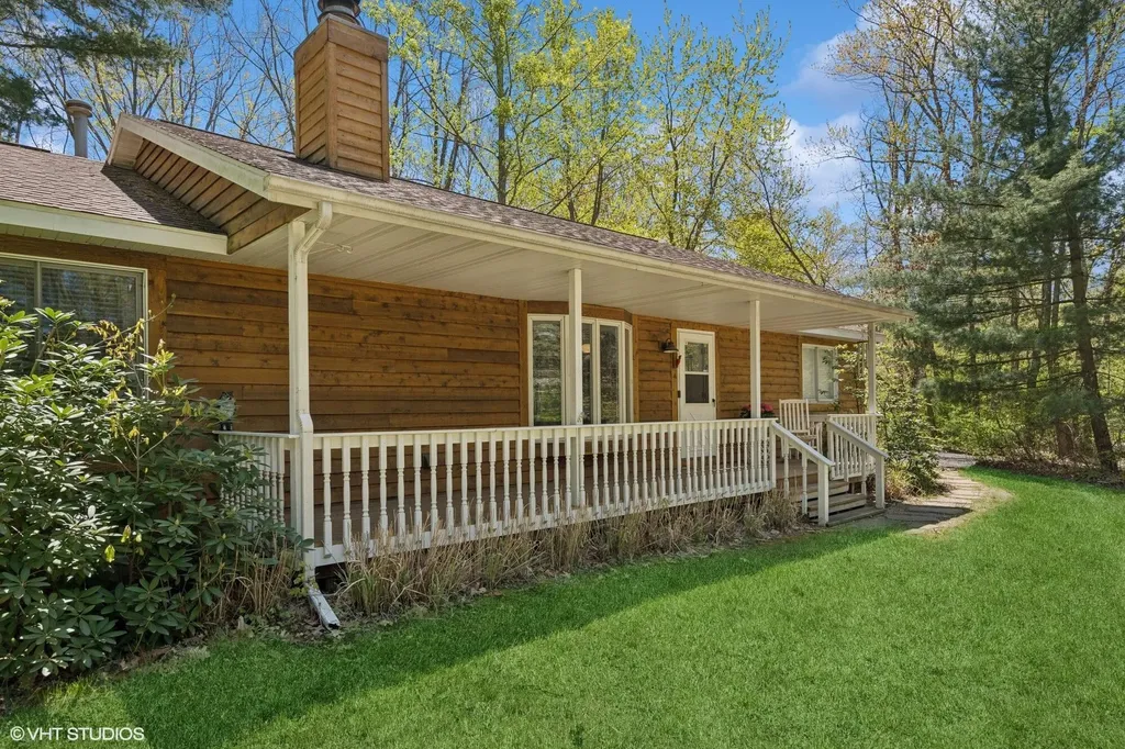 6490 E Chikaming Chikaming Township MI 49125