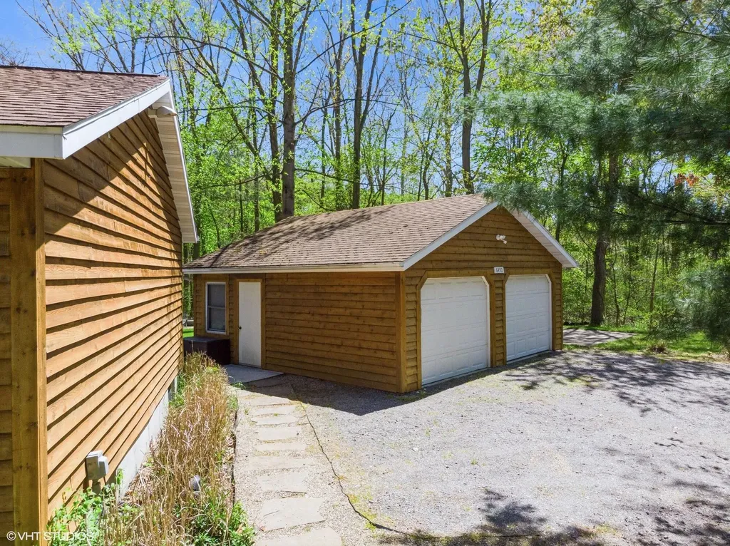 6490 E Chikaming Chikaming Township MI 49125