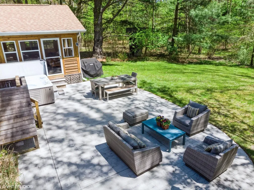 6490 E Chikaming Chikaming Township MI 49125