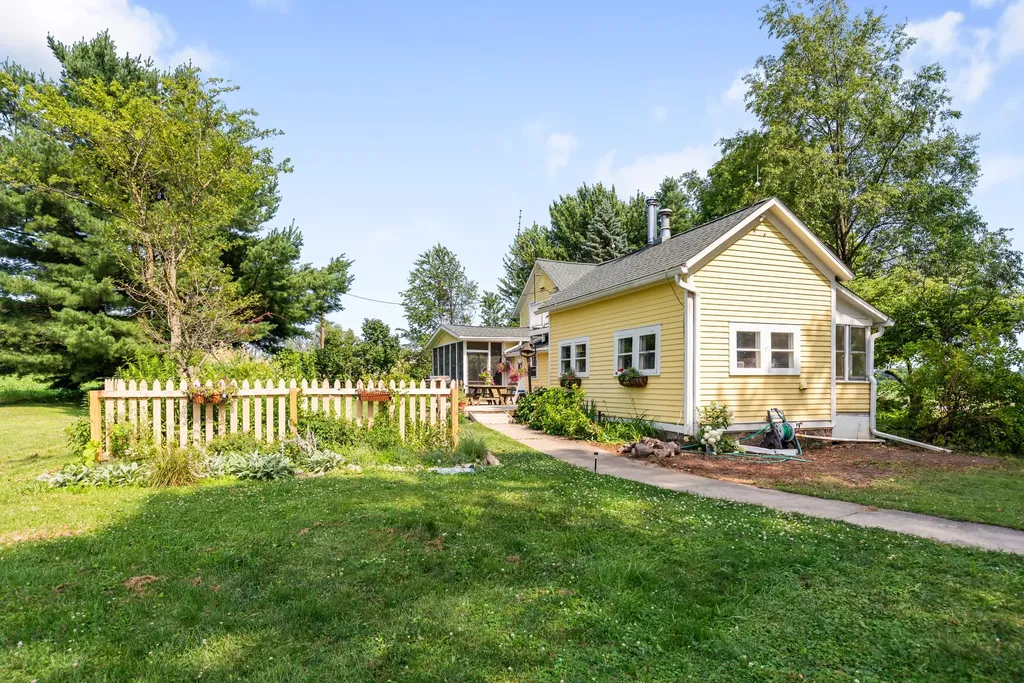 6475 Olive Branch Road Bertrand Township MI 49113