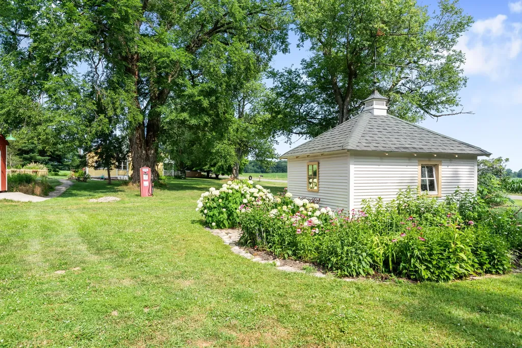 6475 Olive Branch Road Bertrand Township MI 49113