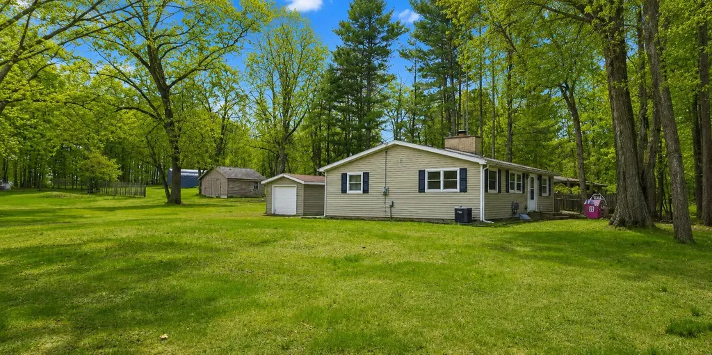 2427 Vanderbilt Avenue Portage City MI 49024