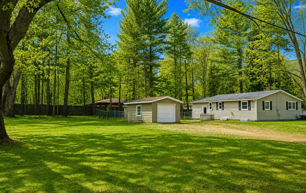 2427 Vanderbilt Avenue Portage City MI 49024