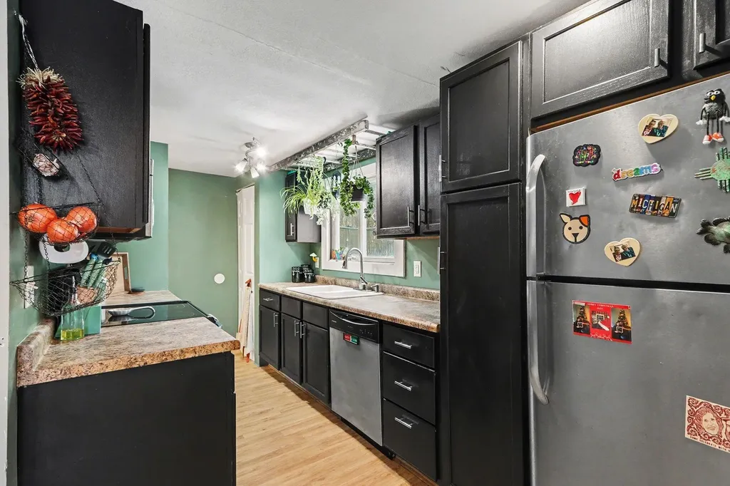 2427 Vanderbilt Avenue Portage City MI 49024
