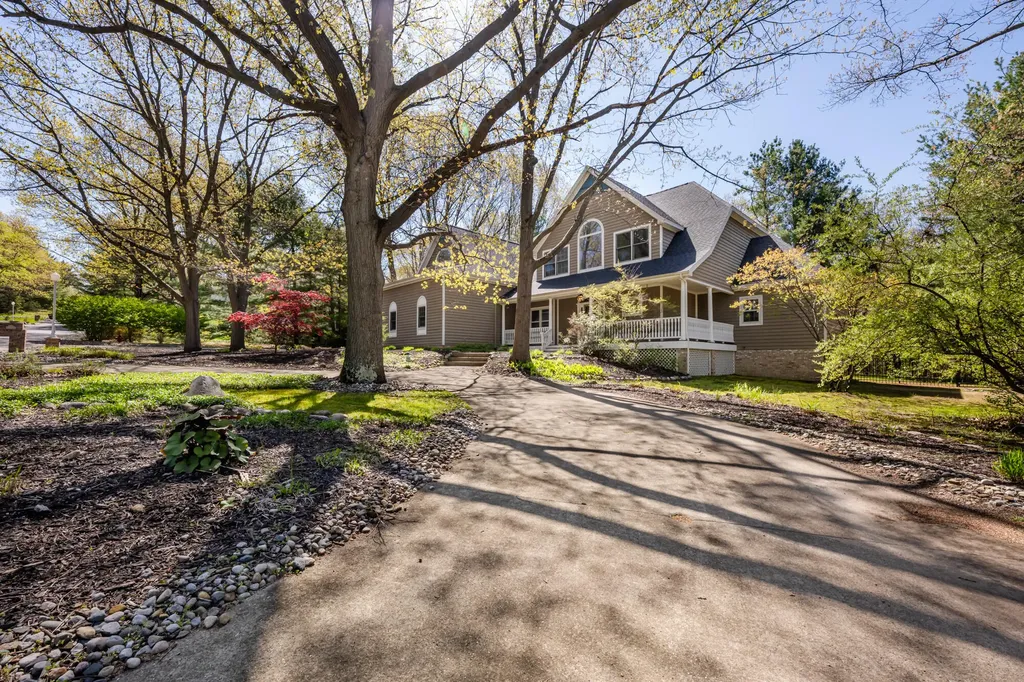 3040 Dunes Valley Path Lincoln Charter Township MI 49127