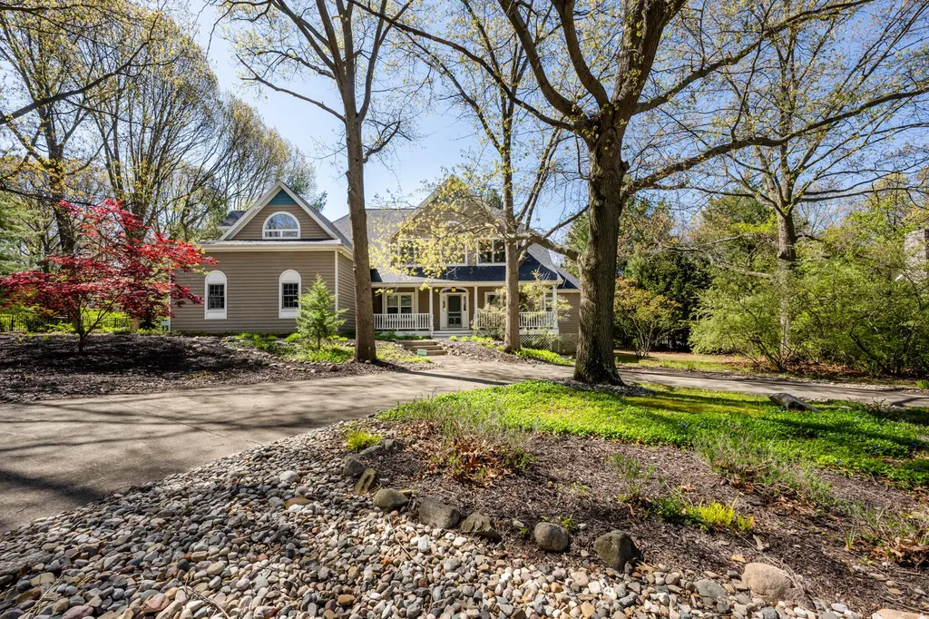 3040 Dunes Valley Path Lincoln Charter Township MI 49127