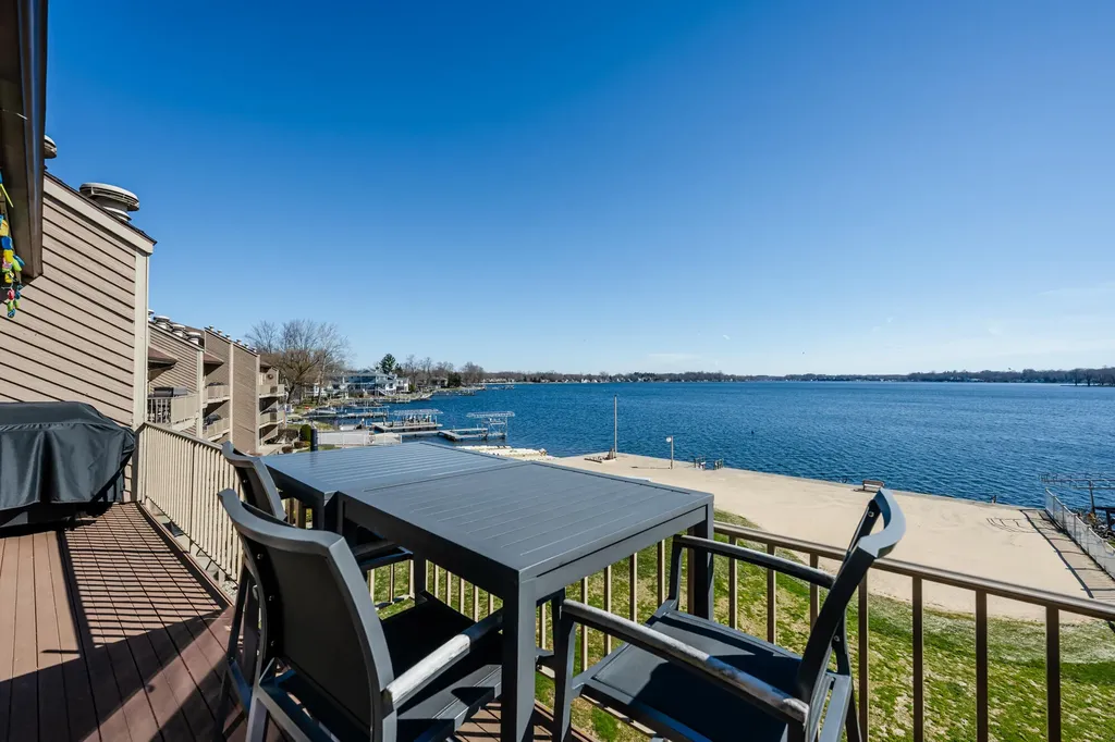5251 Paw Paw Lake Road Coloma Charter Township MI 49038