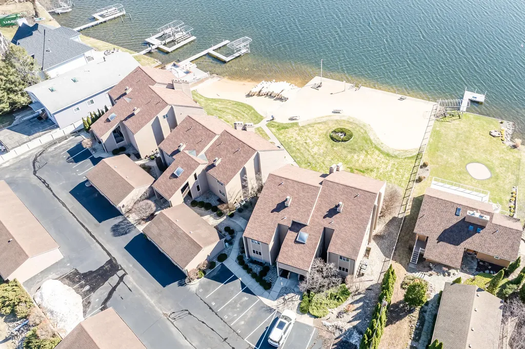 5251 Paw Paw Lake Road Coloma Charter Township MI 49038