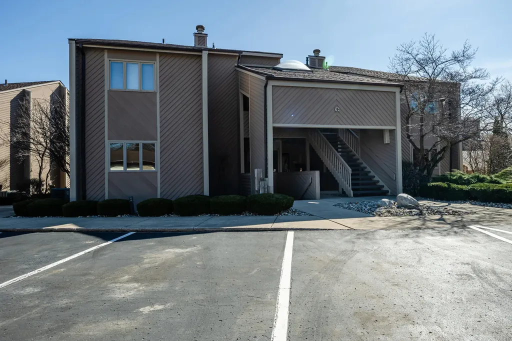 5251 Paw Paw Lake Road Coloma Charter Township MI 49038