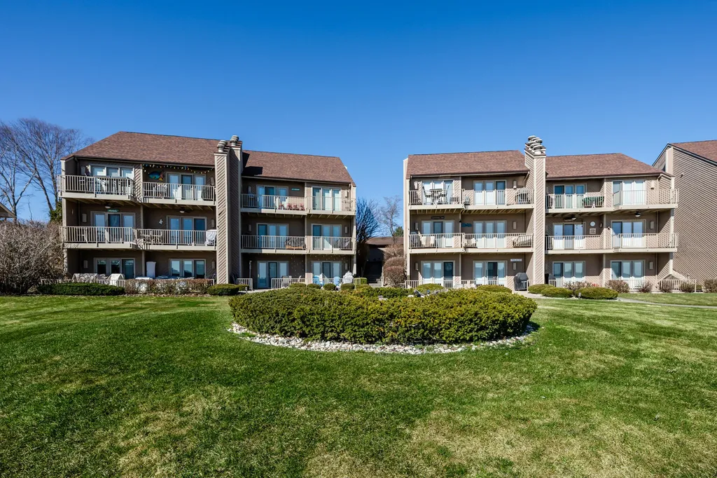5251 Paw Paw Lake Road Coloma Charter Township MI 49038