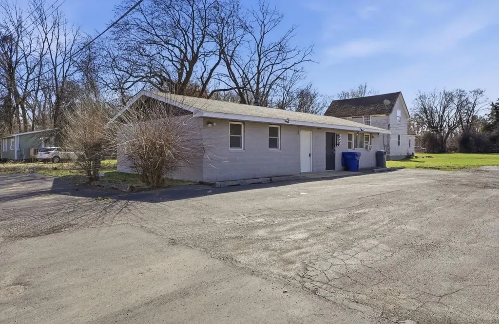 107 S Crystal Avenue Benton Charter Township MI 49022