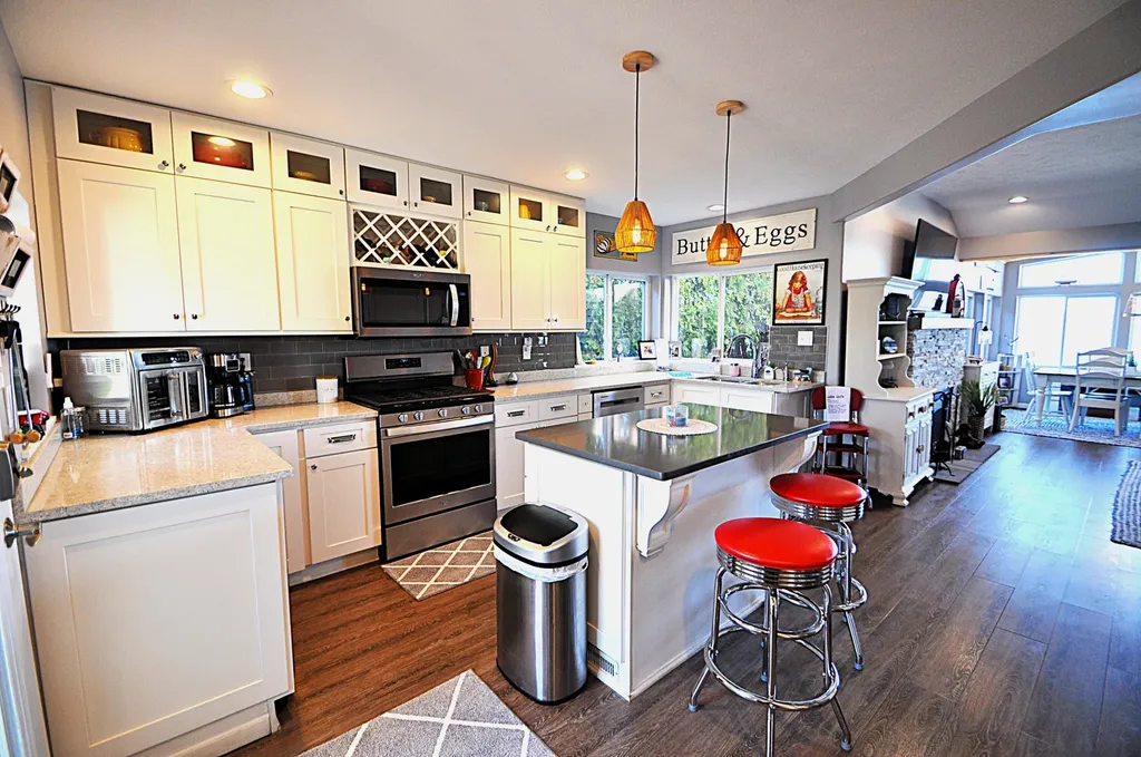 23642 S Shore Drive Ontwa Township MI 49112