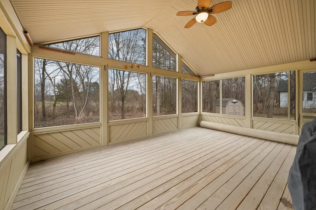 9847 Quail Run Court Lake Charter Township MI 49106