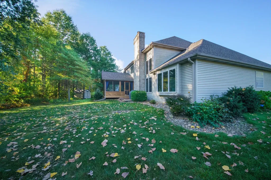 9847 Quail Run Court Lake Charter Township MI 49106