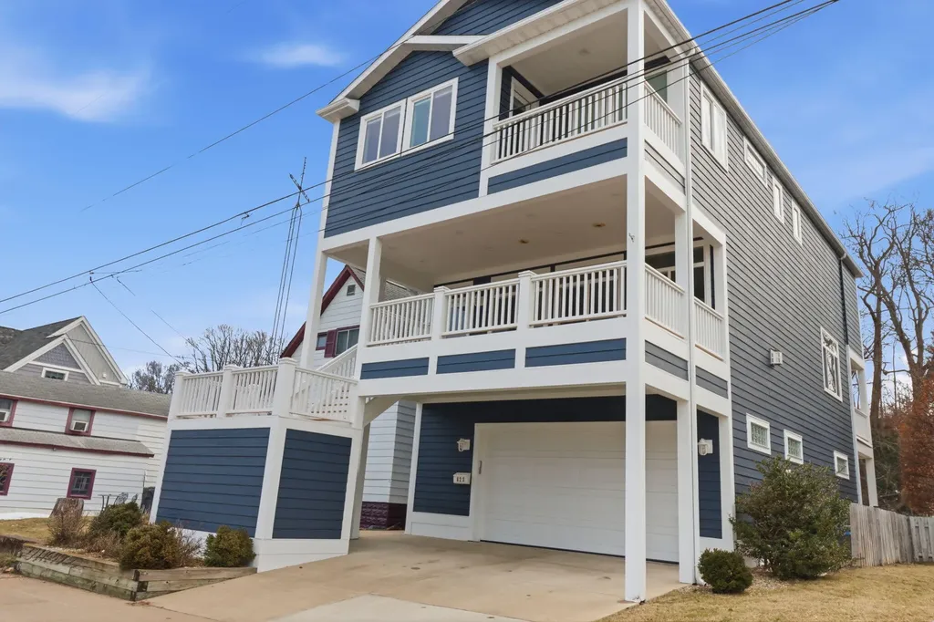 622 Vine Street St. Joseph City MI 49085