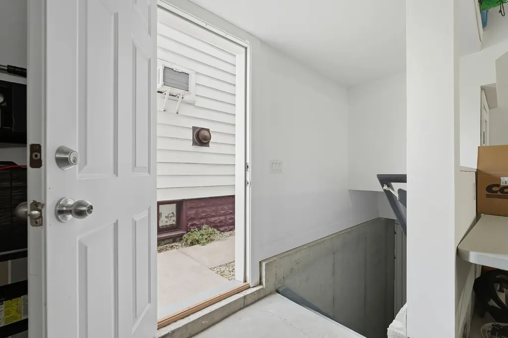 622 Vine Street St. Joseph City MI 49085