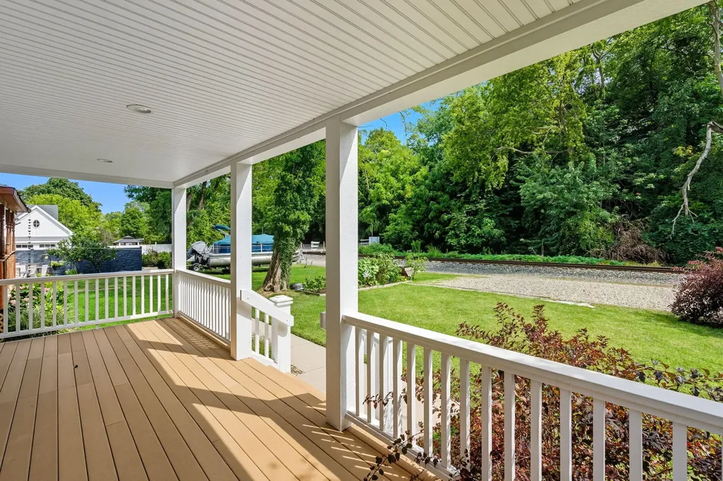 622 Vine Street St. Joseph City MI 49085