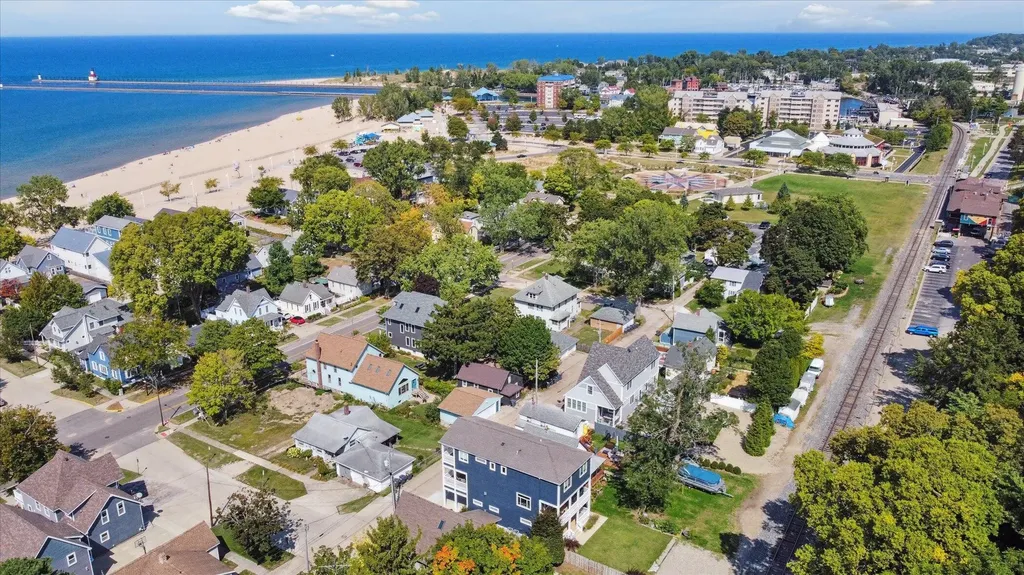622 Vine Street St. Joseph City MI 49085