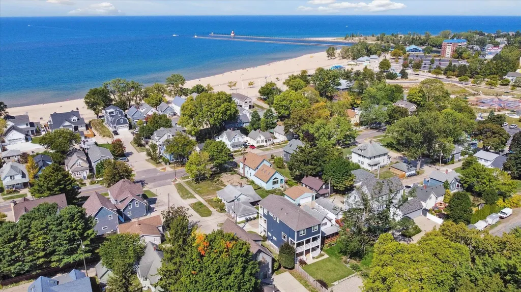 622 Vine Street St. Joseph City MI 49085