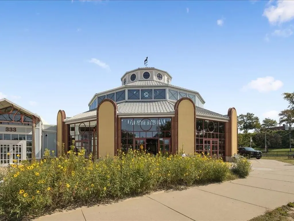 622 Vine Street St. Joseph City MI 49085
