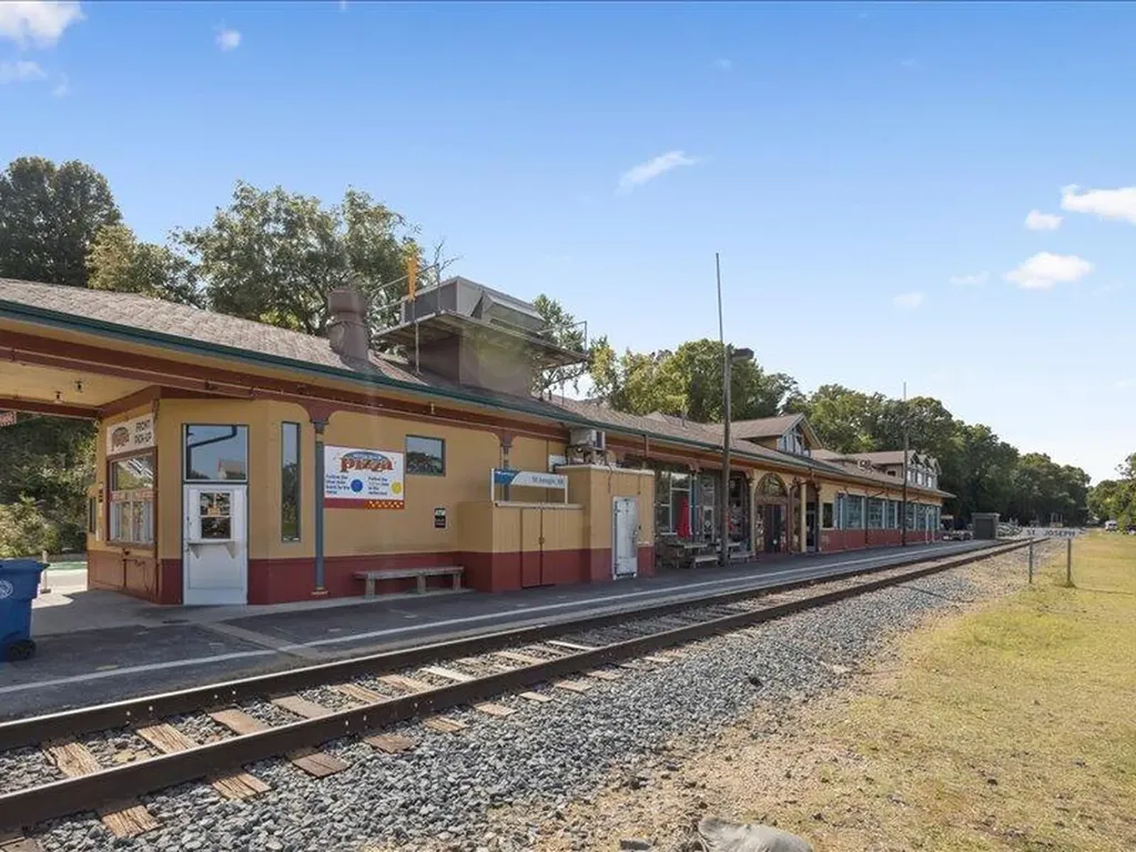 622 Vine Street St. Joseph City MI 49085