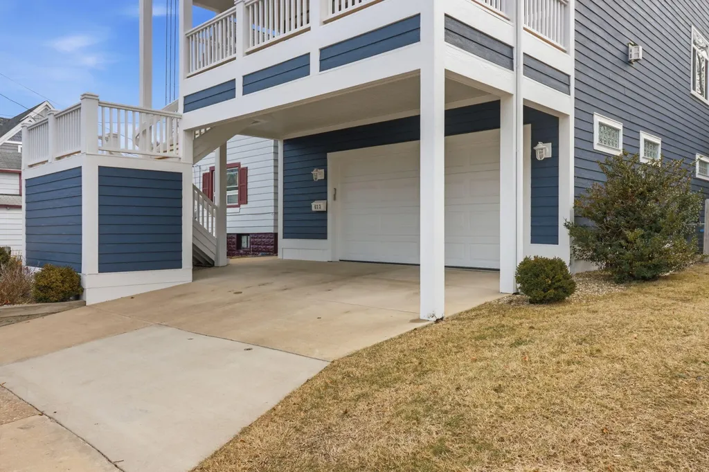 622 Vine Street St. Joseph City MI 49085