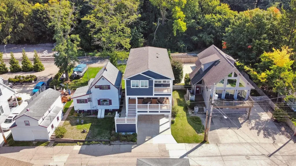 622 Vine Street St. Joseph City MI 49085