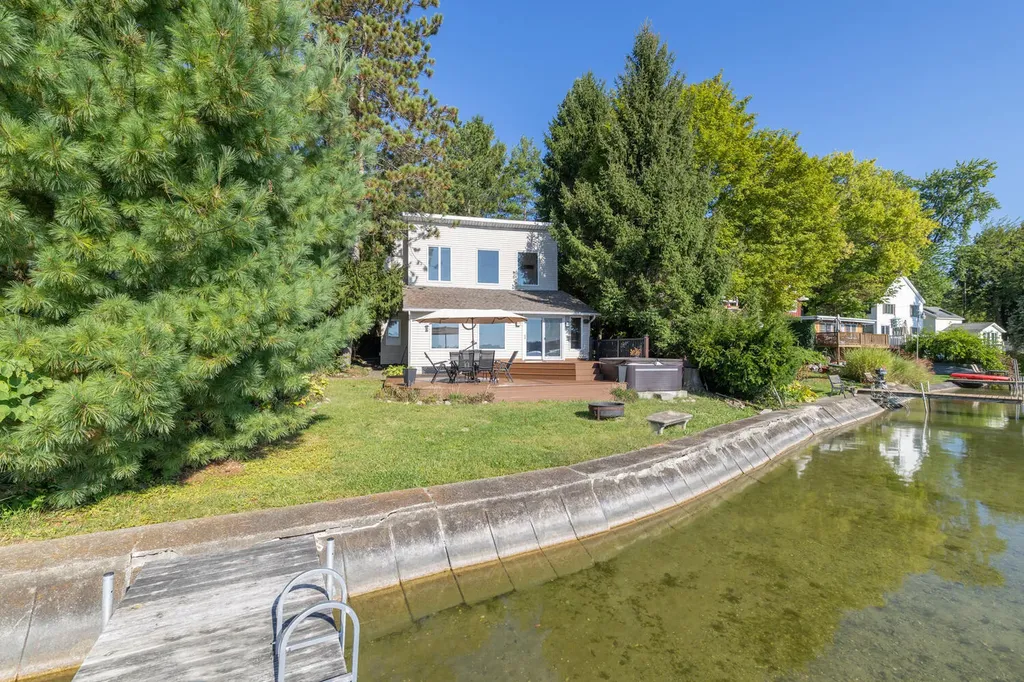24199 N Shore Drive Ontwa Township MI 49112