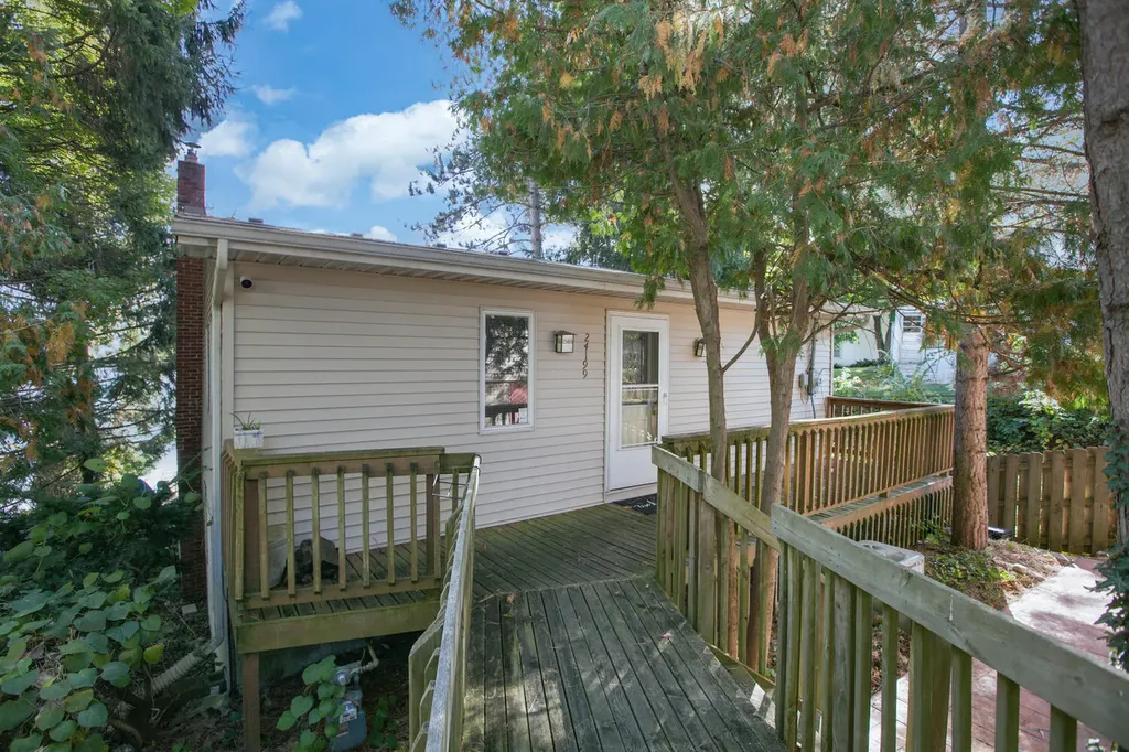 24199 N Shore Drive Ontwa Township MI 49112