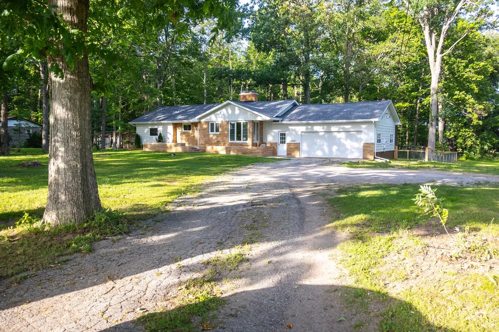 12449 California Road Weesaw Township MI 49125