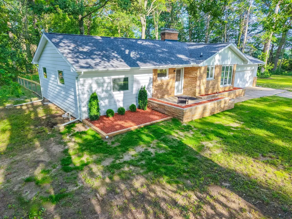 12449 California Road Weesaw Township MI 49125