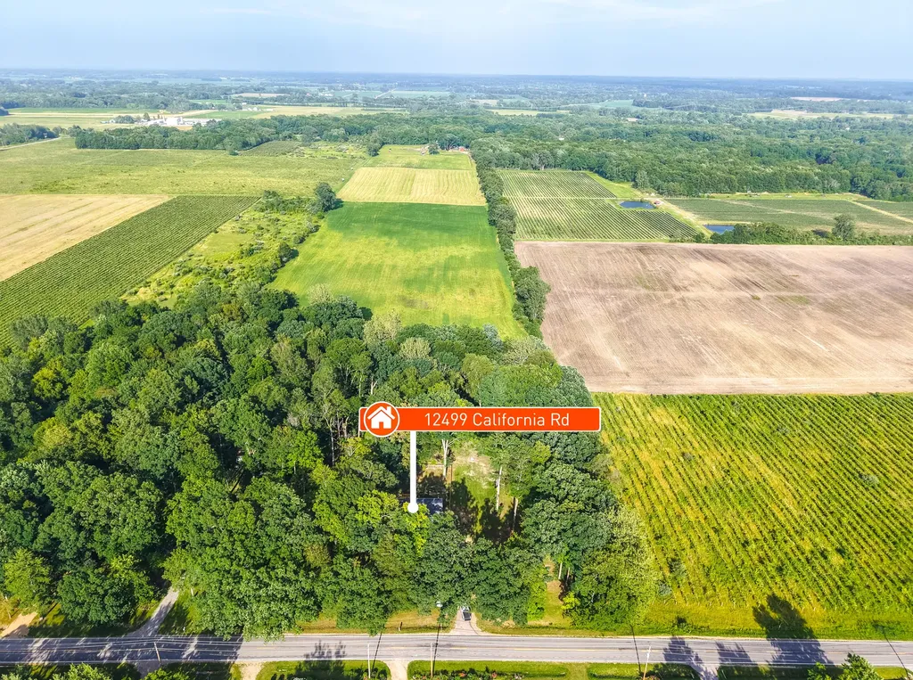12449 California Road Weesaw Township MI 49125