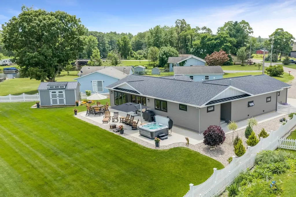 52181 Rivolake Road Mendon Township MI 49093