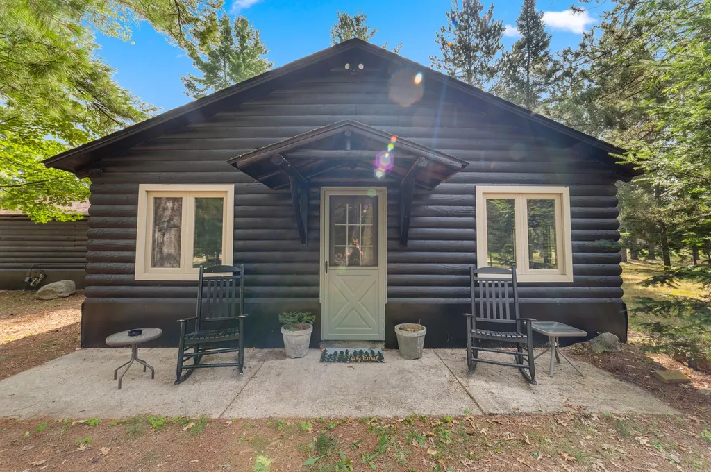 1880 Cherry Creek Trail Lovells Township MI 49738