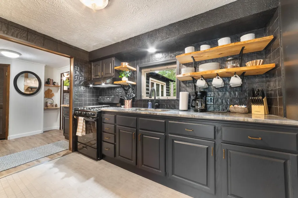 1880 Cherry Creek Trail Lovells Township MI 49738