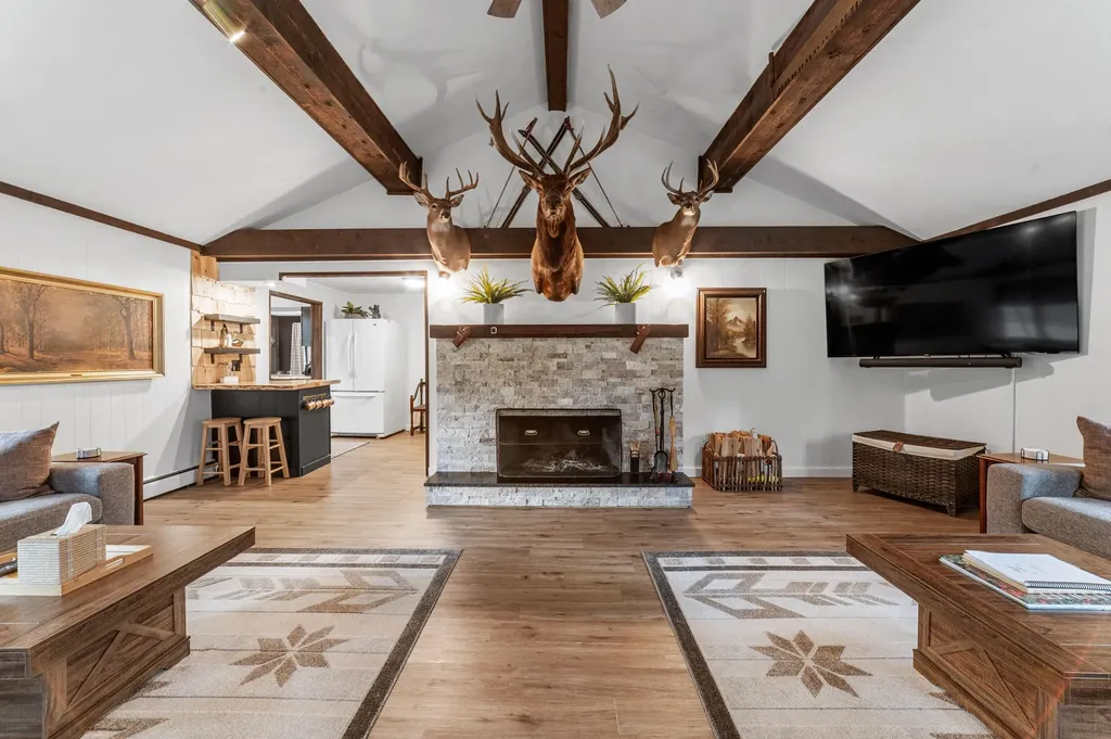 1880 Cherry Creek Trail Lovells Township MI 49738