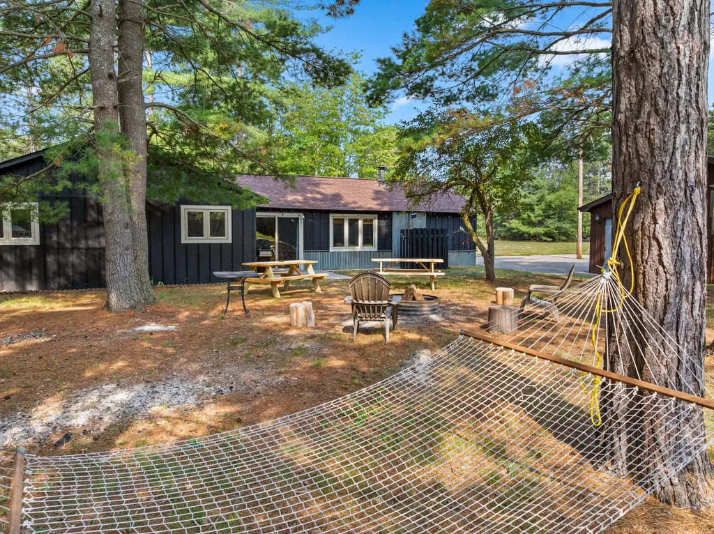 1880 Cherry Creek Trail Lovells Township MI 49738